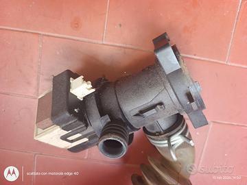 pompa scarico acqua di lavatrice Ignis lei1270