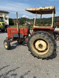 Trattore agricolo