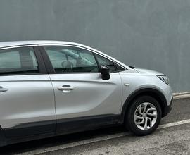 Opel crossland x con gancio traino