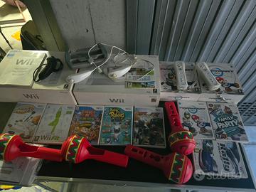 2 Nintendo Wii + 9 Giochi + Accessori