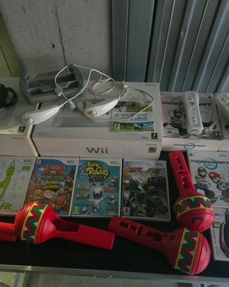 2 Nintendo Wii + 9 Giochi + Accessori