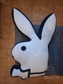 Cuscino Playboy – Forma Coniglio | Morbido e Decor