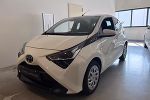 Toyota Aygo 1.0 x-play 5p