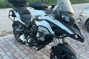 Moto Benelli trk 502