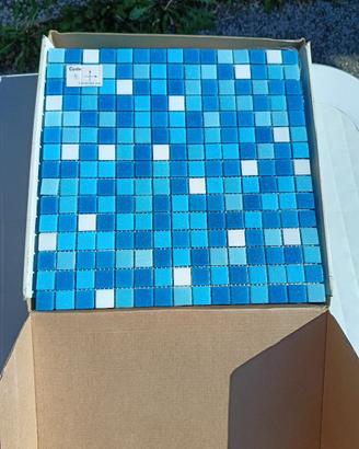 4,5 mq di mosaico in vetro per vano doccia