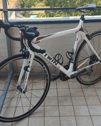 Bici da corsa BTWIN in carbonio completa 