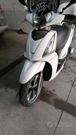 Kymco People GTi 300