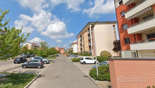 Appartamento a Modena con 3 camere e giardinetto