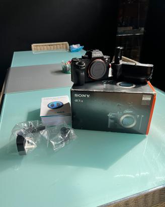 Sony Alpha A7R II Full Frame + Battey gryp scatola