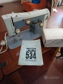Macchina da cucire Necchi