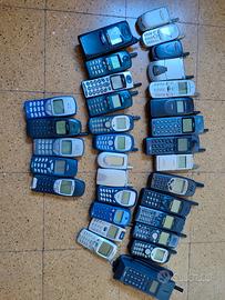 Lotto vecchi telefoni 