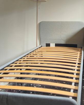 1 Letto singolo IKEA Slattum. Misura90x200.