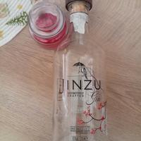 Bottiglia vuota di Jinzu Gin