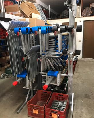 Accessori per carrelli barca , rulli staffe , ecc