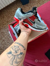 Nike Zoom Vomero 5 Metallic Silver / Black / Red.
