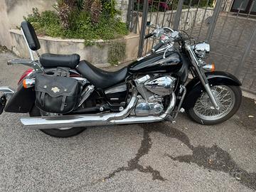 Shadow 750