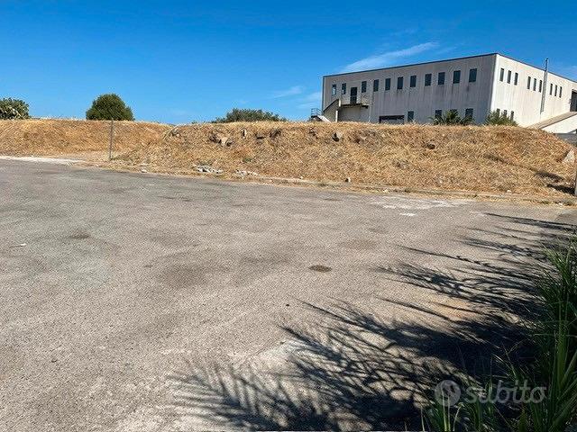 Terreno industriale/commerciale di circa 1800mq - Vista 2