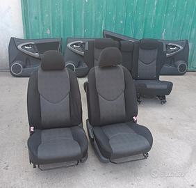 Interni RAV4 terza serie 2010 (solo in blocco)