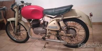 Moto Parilla 150 lusso