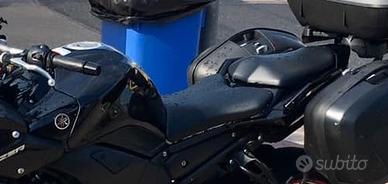 Coppia SELLE ORIGINALI Yamaha FZ1 FAZER - nuove
