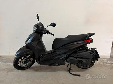 Piaggio Beverly 400 hpe Matte Black