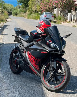 Yamaha YZF-R125 con allestimento custom