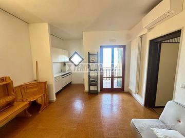 BILOCALE CON BALCONI A VISTA A SERRAMAZZONI