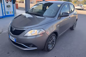 Lancia Ypsilon 1.2 69 CV 5 porte Platinum