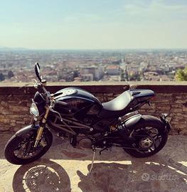 Ducati Monster 1100 Evo – Full Carbon & Accessori