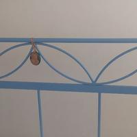 Letto singolo in ferro azzurro 
