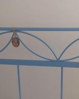 Letto singolo in ferro azzurro 