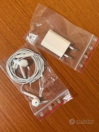 Lotto Apple: EarPods Lightning + Caricabatterie