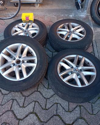Cerchi gomme e bulloni tguan