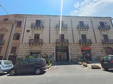 Corso pisani palazzo reale indipendenza 3 vani+ac
