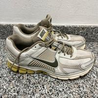 Nike Vomero 44 beige verde