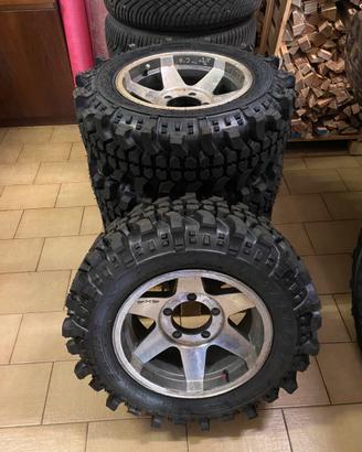 Cerchi e gomme suzuki Samurai