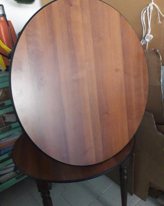 2 tavoli rotondi in legno