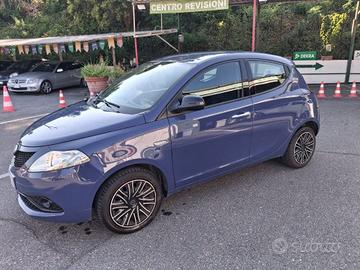 LANCIA Ypsilon 1.2 69 CV 5 porte Gold