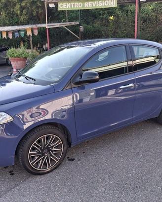 LANCIA Ypsilon 1.2 69 CV 5 porte Gold
