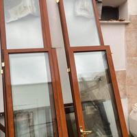 Finestre alluminiò effetto legno con grate