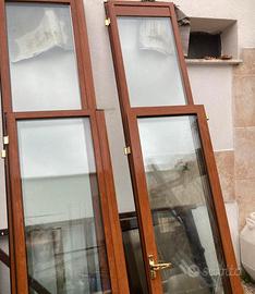 Finestre alluminiò effetto legno con grate