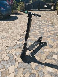 Monopattino elettrico Augment ES 210 con batteria