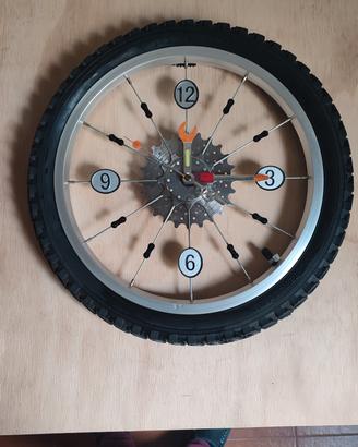 Orologio da parete per giovani ciclisti