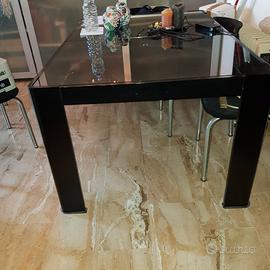 Tavolo da pranzo Arflex