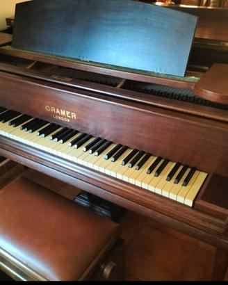 pianoforte mezza coda 