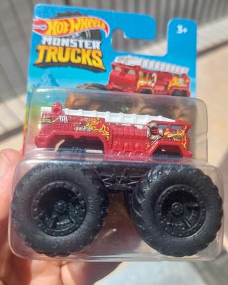 camion 5 Alarm Monster Trucks hotwheels 