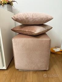 Puff e cuscini rosa