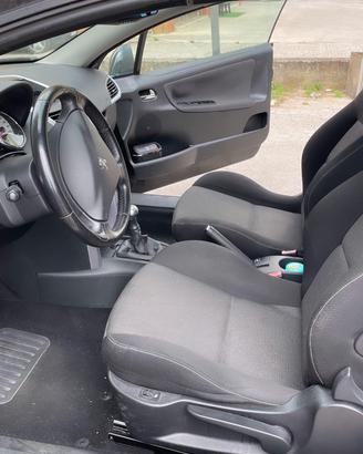 Peugeout 207 cc