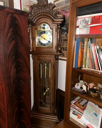 Orologio pendolo a colonna in ottone
