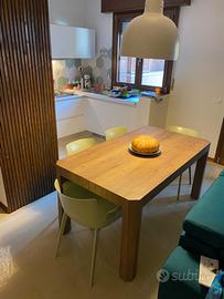 Tavolo massive in rovere